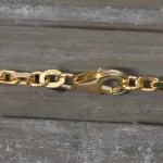 Goldkette als Ankerkette diamantiert in Gelbgold 750 / 18K, 45 cm lang, 2,5 mm breit, Gewicht ca. 17.6 g.