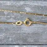 Goldkette als Venezianerkette in Gelbgold 750 / 18K, 40 cm lang, 0,9 mm breit, Gewicht ca. 3 g.