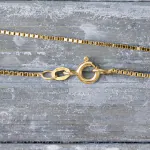 Goldkette als Venezianerkette in Gelbgold 750 / 18K, 38 cm lang, 0,9 mm breit, Gewicht ca. 2.9 g.