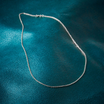 Goldkette als Ankerkette diamantiert Weißgold 333 / 8K, 42 cm lang, 1,7 mm breit, Gewicht ca. 3.8 g.
