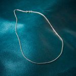 Goldkette als Ankerkette diamantiert in Weißgold 585 / 14K, 55 cm lang, 1,7 mm breit, Gewicht ca. 5.9 g.