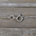 Goldkette als Schlangenkette diamantiert in Weißgold 333 / 8K, 45 cm lang, 0,8 mm breit, Gewicht ca. 2.4 g.