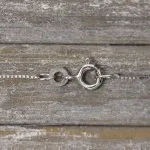 Goldkette als Venezianerkette in Weißgold 333 / 8K, 42 cm lang, 0,7 mm breit, Gewicht ca. 1.5 g.