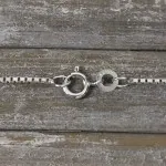 Goldkette als Venezianerkette in Weißgold 333 / 8K, 38 cm lang, 1,2 mm breit, Gewicht ca. 3.5 g.