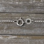 Goldkette als Venezianerkette in Weißgold 333 / 8K, 60 cm lang, 1,2 mm breit, Gewicht ca. 5.5 g.