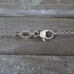 Goldkette als Ankerkette rund in Weißgold 375 / 9K, 55 cm lang, 1,5 mm breit, Gewicht ca. 3.7 g.