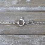 Goldkette als Ankerkette diamantiert in Weißgold 375 / 9K, 38 cm lang, 1,3 mm breit, Gewicht ca. 2.3 g.