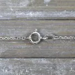 Goldkette als Ankerkette diamantiert in Weißgold 375 / 9K, 42 cm lang, 1,3 mm breit, Gewicht ca. 2.5 g.