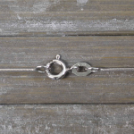 Goldkette als Schlangenkette in Weißgold 375 / 9K, 45 cm lang, 0,9 mm breit, Gewicht ca. 3.3 g.