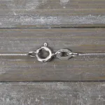 Goldkette als Schlangenkette in Weißgold 375 / 9K, 45 cm lang, 0,9 mm breit, Gewicht ca. 3.3 g.