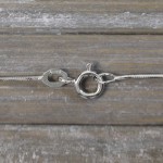 Goldkette als Schlangenkette diamantiert in Weißgold 375 / 9K, 80 cm lang, 0,8 mm breit, Gewicht ca. 5 g.