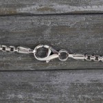 Goldkette als Venezianerkette rund geschlagen in Weißgold 375 / 9K, 40 cm lang, 2 mm breit, Gewicht ca. 8.5 g.