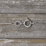 Goldkette als Venezianerkette in Weißgold 375 / 9K, 60 cm lang, 0,7 mm breit, Gewicht ca. 2 g.