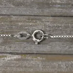 Goldkette als Venezianerkette in Weißgold 375 / 9K, 50 cm lang, 0,9 mm breit, Gewicht ca. 3 g.