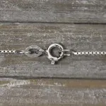 Goldkette als Venezianerkette in Weißgold 375 / 9K, 40 cm lang, 0,9 mm breit, Gewicht ca. 2.6 g.