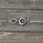 Goldkette als Venezianerkette in Weißgold 375 / 9K, 42 cm lang, 0,9 mm breit, Gewicht ca. 2.7 g.