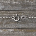 Goldkette als Venezianerkette in Weißgold 375 / 9K, 34 cm lang, 1,2 mm breit, Gewicht ca. 3.2 g.