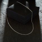 Goldkette als Ankerkette diamantiert in Weißgold 750 / 18K, 50 cm lang, 1,7 mm breit, Gewicht ca. 6 g.