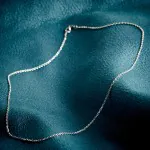Goldkette als Ankerkette diamantiert in Weißgold 750 / 18K, 40 cm lang, 1,7 mm breit, Gewicht ca. 5 g.