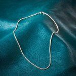 Goldkette als Venezianerkette in Weißgold 750 / 18K, 45 cm lang, 2 mm breit, Gewicht ca. 11.6 g.