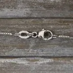 Goldkette als Venezianerkette in Weißgold 750 / 18K, 38 cm lang, 0,7 mm breit, Gewicht ca. 2 g.