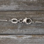 Goldkette als Venezianerkette in Weißgold 750 / 18K, 34 cm lang, 0,7 mm breit, Gewicht ca. 1.8 g.