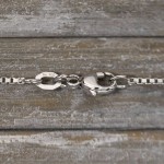 Goldkette als Venezianerkette in Weißgold 750 / 18K, 40 cm lang, 1,2 mm breit, Gewicht ca. 4.9 g.