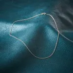 Goldkette als Ankerkette rund in Weißgold 333 / 8 Karat, 34 cm lang, 1.1 mm breit, Gewicht ca. 1.3 g.