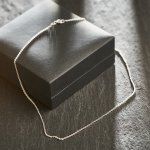 Goldkette als Ankerkette rund Weißgold 585 / 14K, 36 cm lang, 1,5 mm breit, Gewicht ca. 2.6 g.