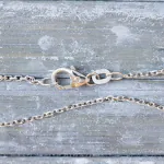 Goldkette als Ankerkette diamantiert in Weißgold 585 / 14K, 42 cm lang, 1,3 mm breit, Gewicht ca. 2.8 g.