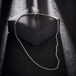 Goldkette als Panzerkette flach Weißgold 585 / 14K, 40 cm lang, 1,7 mm breit, Gewicht ca. 4.5 g.