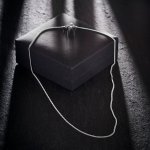 Goldkette als Panzerkette flach Weißgold 585 / 14K, 42 cm lang, 1,7 mm breit, Gewicht ca. 4.7 g.