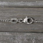 Goldkette als Panzerkette flach in Weißgold 585 / 14K, 45 cm lang, 1,7 mm breit, Gewicht ca. 5.4 g.