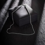 Goldkette als Erbskette in Weißgold 585 / 14K, 85 cm lang, 1,5 mm breit, Gewicht ca. 7.9 g.