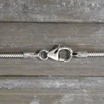 Goldkette als Schlangenkette in Weißgold 585 / 14K, 40 cm lang, 1,6 mm breit, Gewicht ca. 5.3 g.