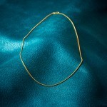 Goldkette als Schlangenkette in Gelbgold 585 / 14K, 42 cm lang, 1,1 mm breit, Gewicht ca. 4.7 g.