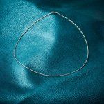 Goldkette als Tondakette in Weißgold 585 / 14K, 45 cm lang, 1 mm breit, Gewicht ca. 4 g.