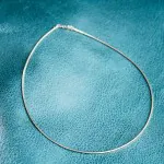 Goldkette als Tondakette in Weißgold 333 / 8K, 42 cm lang, 1,2 mm breit, Gewicht ca. 5 g.