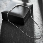 Goldkette als Venezianerkette in Weißgold 333 / 8K, 42 cm lang, 0,7 mm breit, Gewicht ca. 1.5 g.