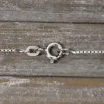 Goldkette als Venezianerkette in Weißgold 585 / 14K, 45 cm lang, 0,9 mm breit, Gewicht ca. 3.2 g.