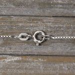 Goldkette als Venezianerkette in Weißgold 585 / 14K, 50 cm lang, 0,9 mm breit, Gewicht ca. 3.4 g.