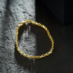 Armband als Ankerkette diamantiert in Gelbgold 333 / 8 Karat, 18.5 cm lang, 2.5 mm breit, Gewicht ca. 5.3