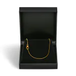 Goldkette als Schlangenkette in Gelbgold 750 / 18K, 40 cm lang, 0,8 mm breit, Gewicht ca. 2.7 g.