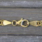Goldkette als Zwillingspanzerkette in Gelbgold 375 / 9 Karat, 45 cm lang, 3.9 mm breit, Gewicht ca. 3.7 g.