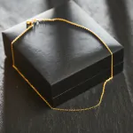 Goldkette als Ankerkette diamantiert in Gelbgold 375 / 9K, 34 cm lang, 1,3 mm breit, Gewicht ca. 1.7 g.