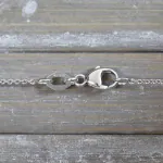 Goldkette als Ankerkette rund Weißgold 375 / 9K, 42 cm lang, 1,1 mm breit, Gewicht ca. 1.9 g.