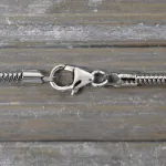 Goldkette als Schlangenkette in Weißgold 585 / 14K, 34 cm lang, 1,9 mm breit, Gewicht ca. 7.8 g.