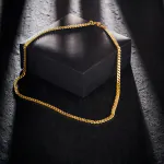 Goldkette als Panzerkette flach in Gelbgold 333 / 8K, 50 cm lang, 4,1 mm breit, Gewicht ca. 18.9 g.