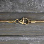 Goldkette als Schlangenkette in Gelbgold 750 / 18K, 34 cm lang, 1,6 mm breit, Gewicht ca. 5.1 g.