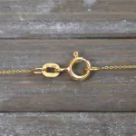 Goldkette als Ankerkette flach in Gelbgold 585 / 14K, 34 cm lang, 0,8 mm breit, Gewicht ca. 0.8 g.
